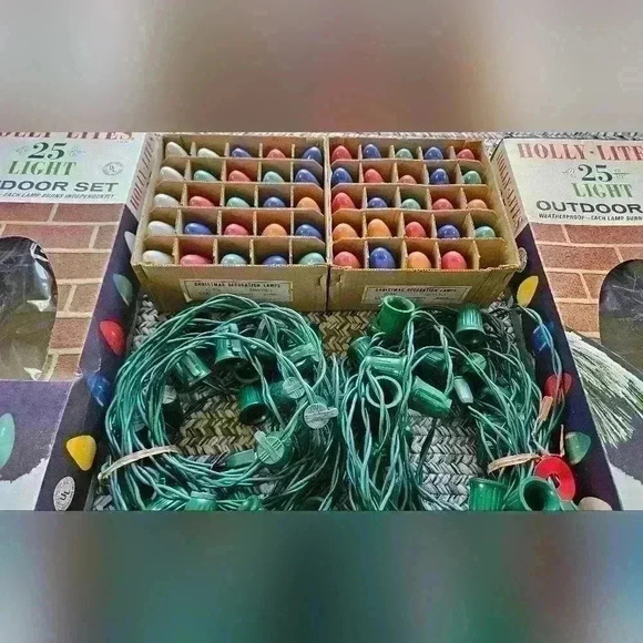 Holly Lites 2 boxes of 25 Light Outdoor Light Set Glass Multicolored bulbs Vtg - Picture 4 of 8